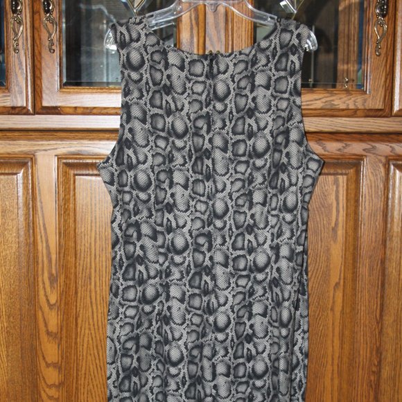DESIGNER FATTANEH BAHARI ANIMAL PRINT SLEEVELESS DRESS w/MATCHING BLACK COAT 12 - Picture 13 of 15